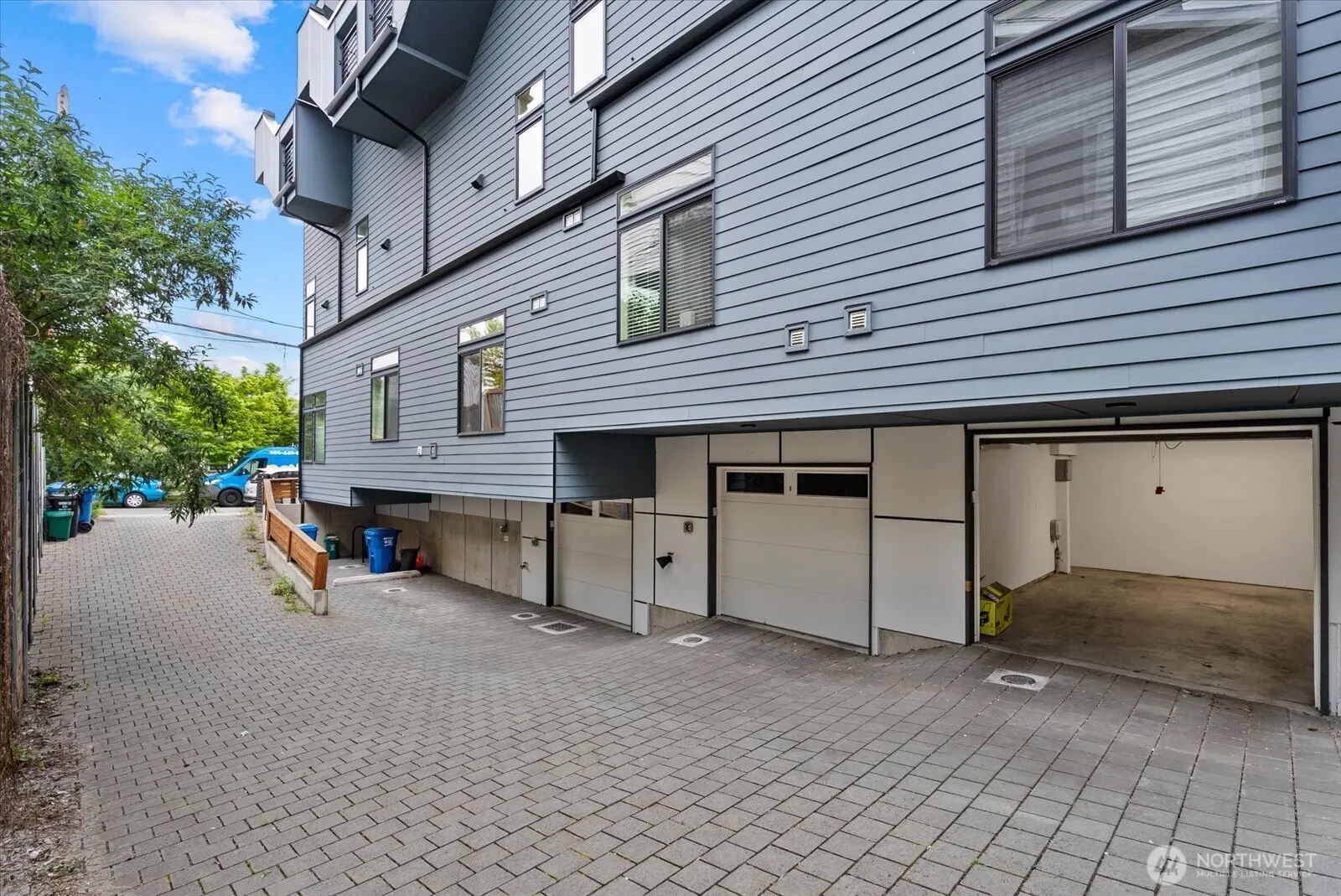 Property photo for 966 N Allen Place, Seattle photo 2