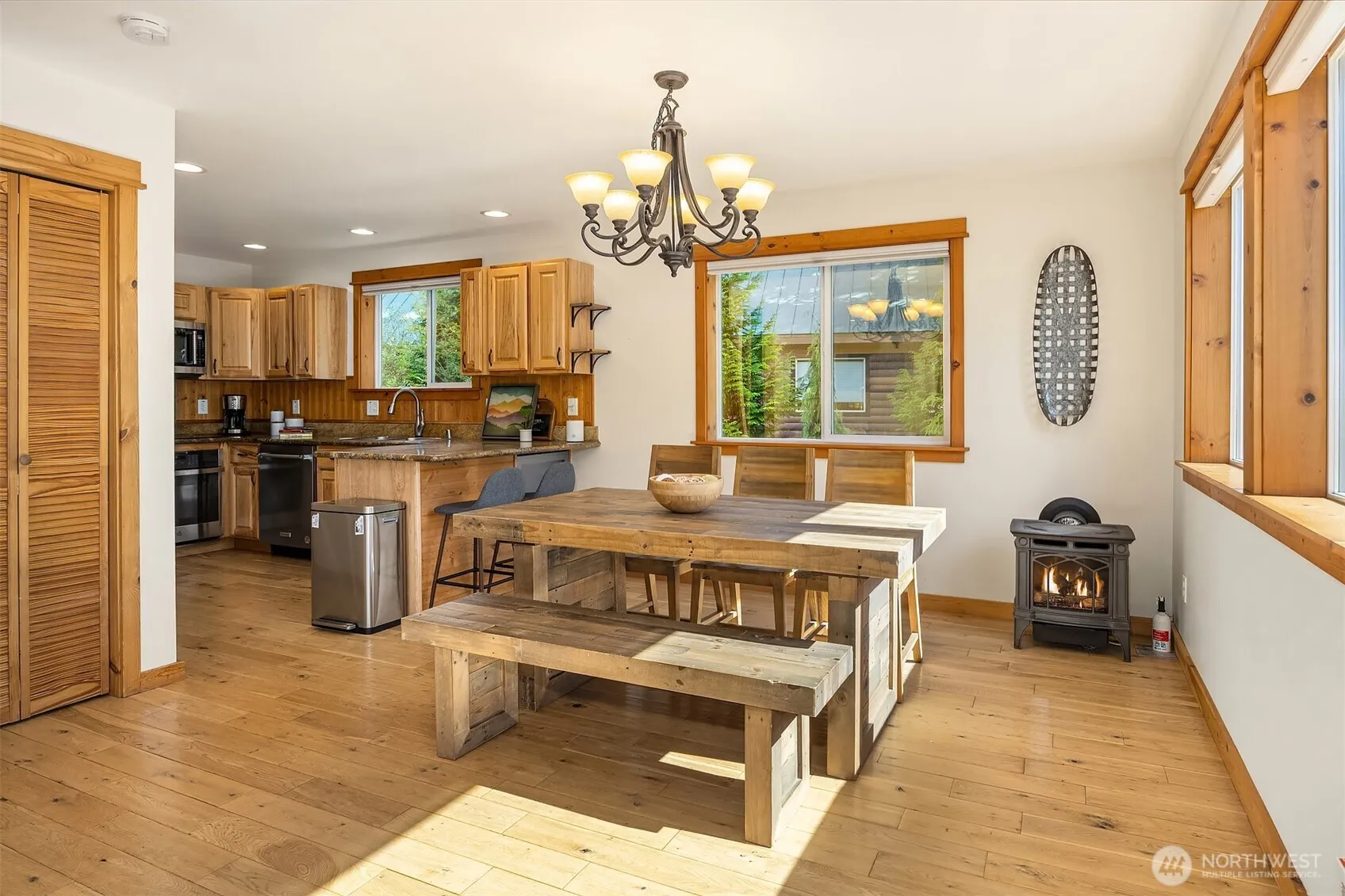 Property photo for 190 Rampart Drive, Snoqualmie Pass photo 4