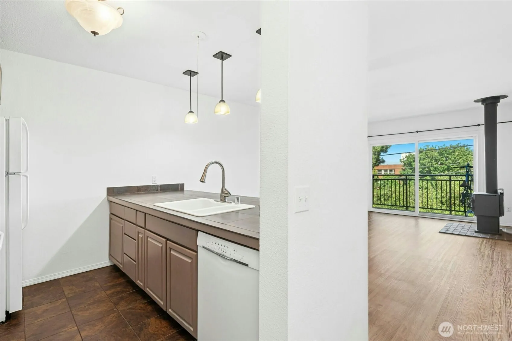 Property photo for 5844 Ne 75th Street #a302, Seattle photo 4