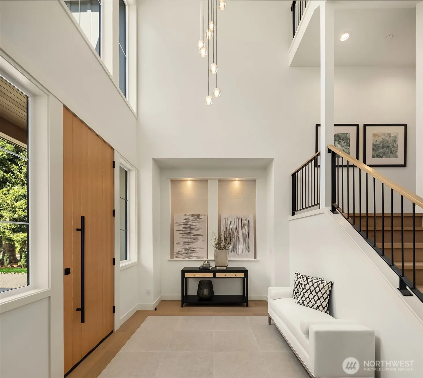 Property photo for 10223 Ne 24th Street, Bellevue photo 3