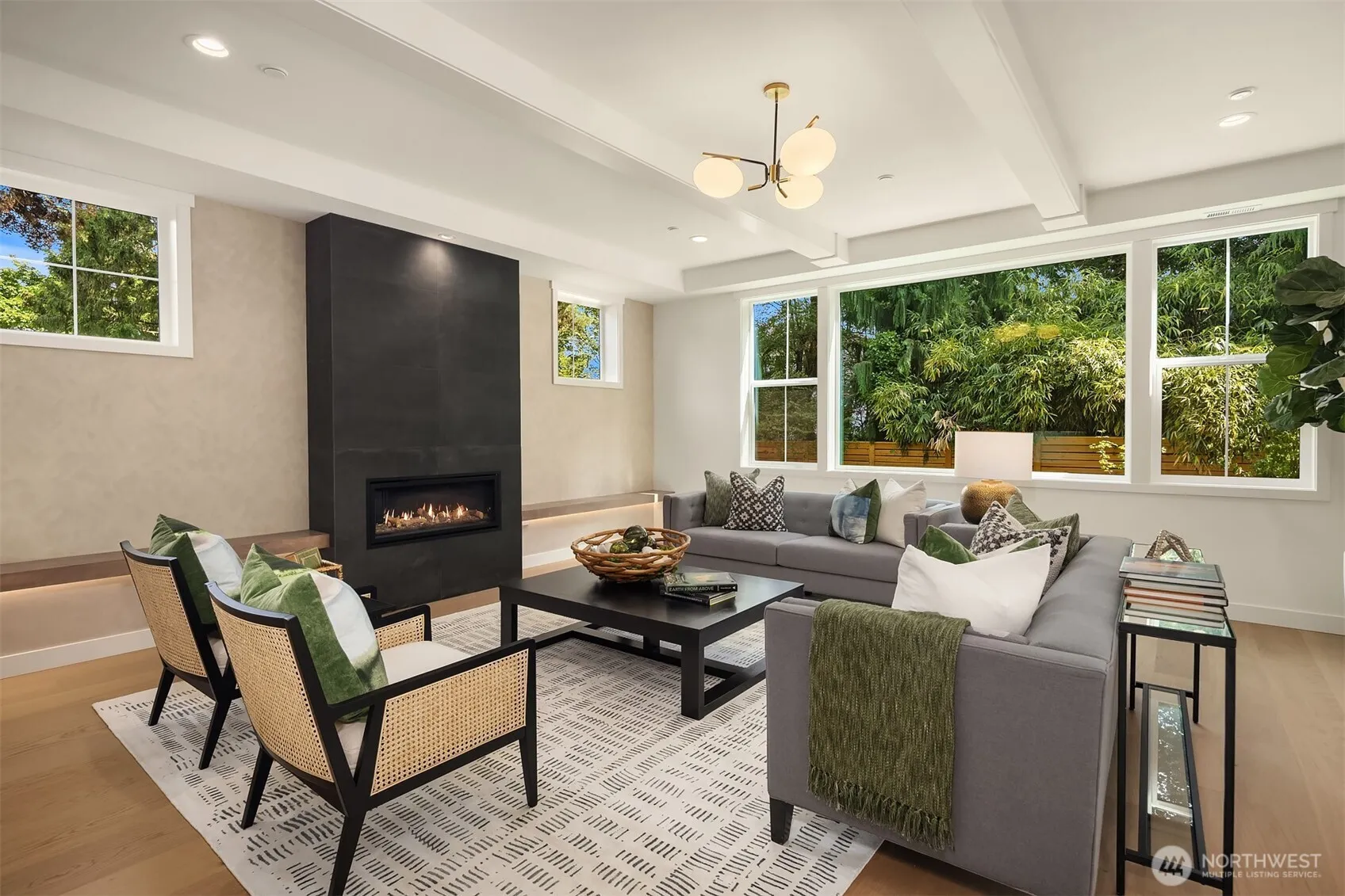 Property photo for 10223 Ne 24th Street, Bellevue photo 4