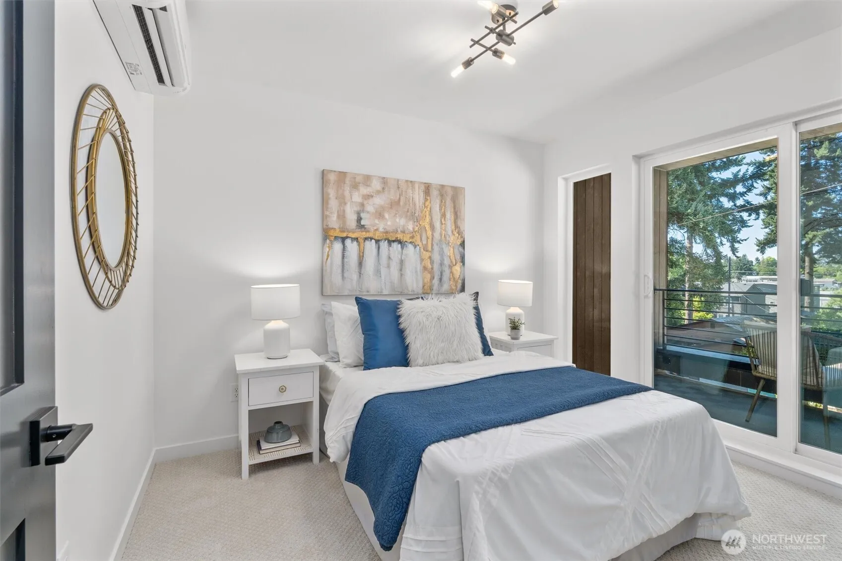Property photo for 10736 Interlake Avenue N, Seattle photo 5
