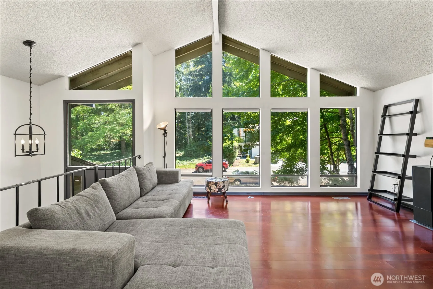 Property photo for 13106 Ne 110th Place, Kirkland photo 2