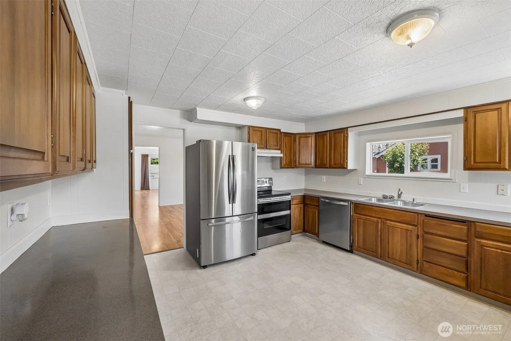 Property photo for 816 4th Street Se, Auburn photo 4