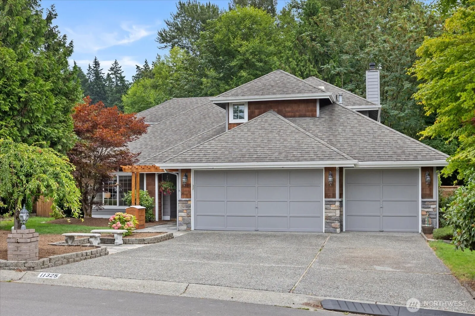 Property photo for 11325 Ne 144th Place, Kirkland