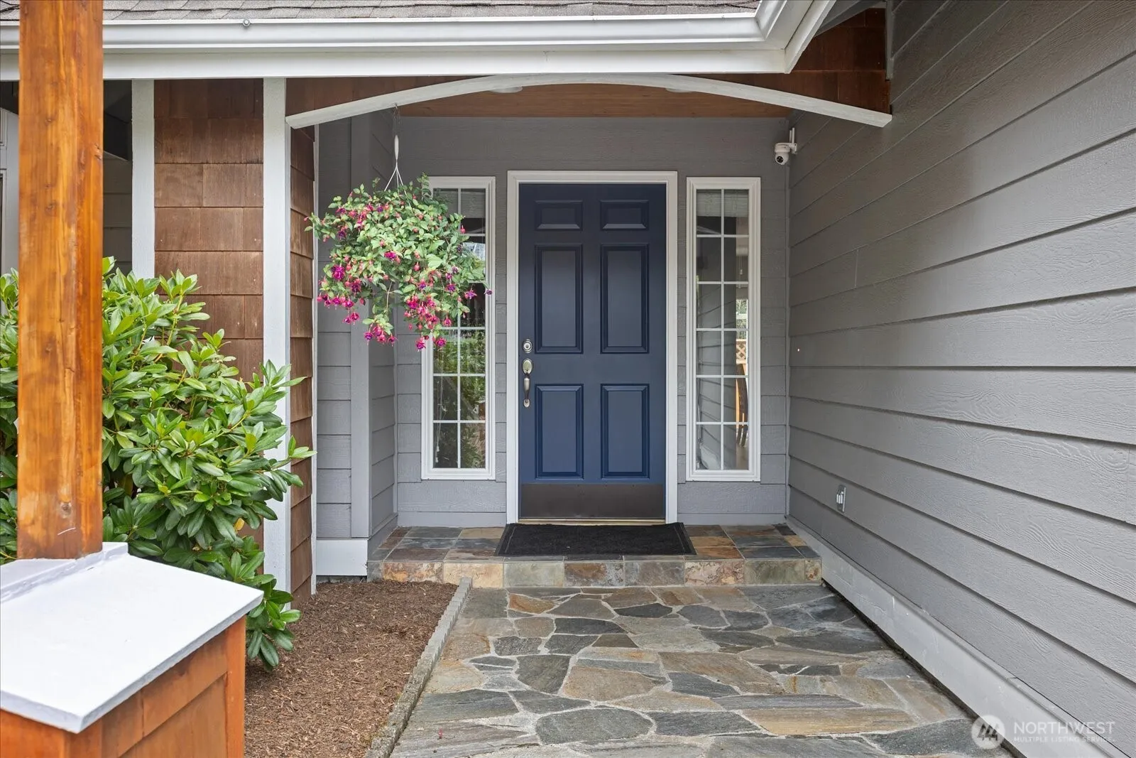 Property photo for 11325 Ne 144th Place, Kirkland photo 2