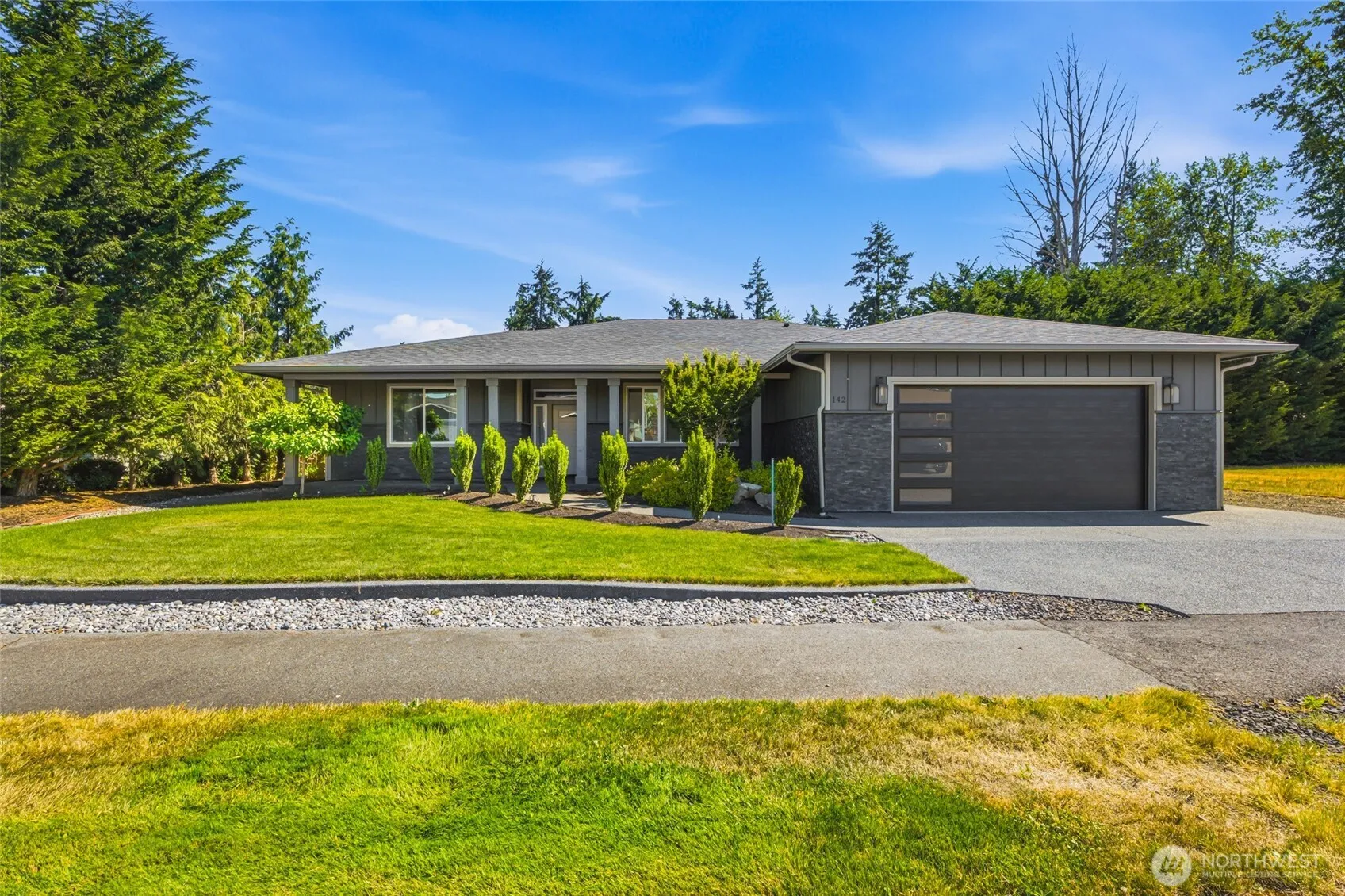 Property photo for 142 E Cobblestone Lane, Sequim