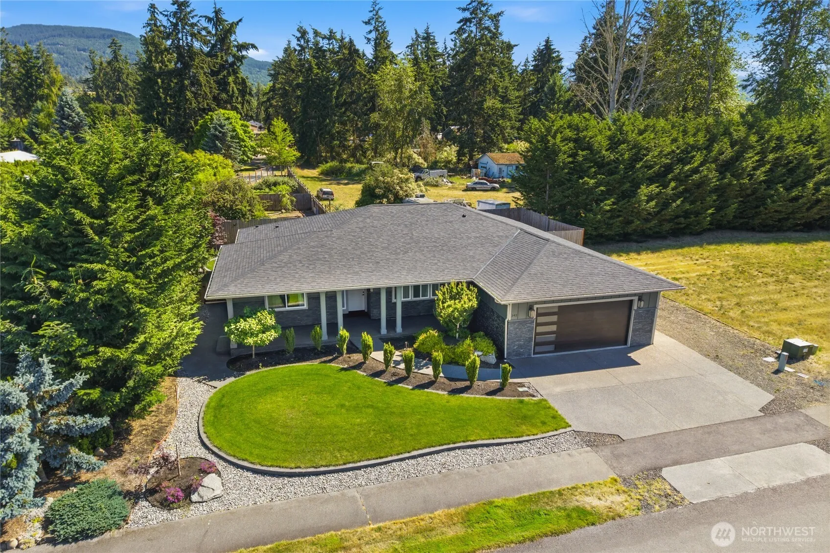 Property photo for 142 E Cobblestone Lane, Sequim photo 2