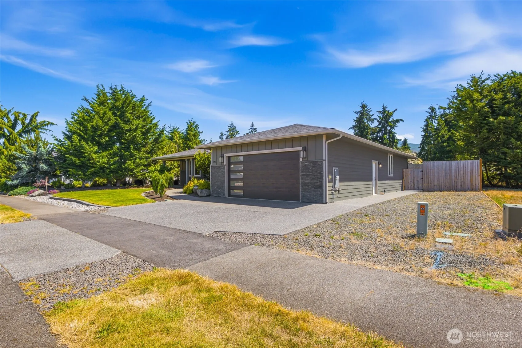 Property photo for 142 E Cobblestone Lane, Sequim photo 3