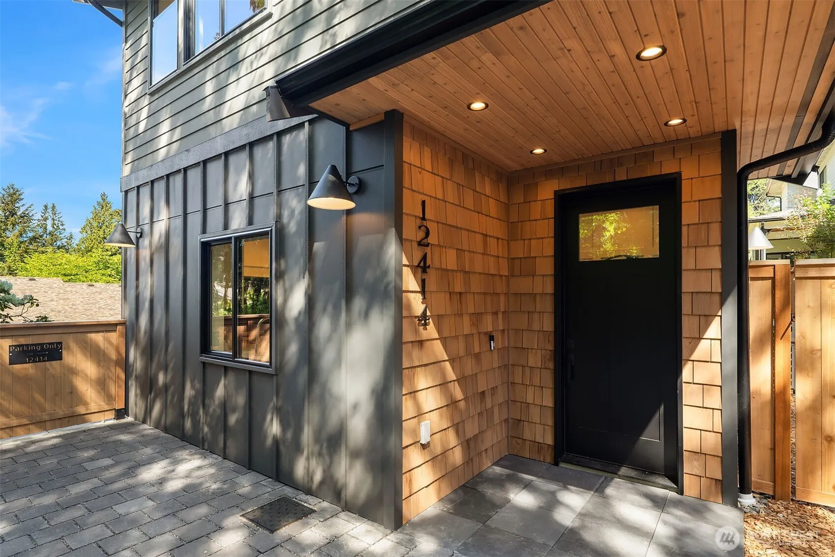 Property photo for 12414 Ne 72nd Street, Kirkland