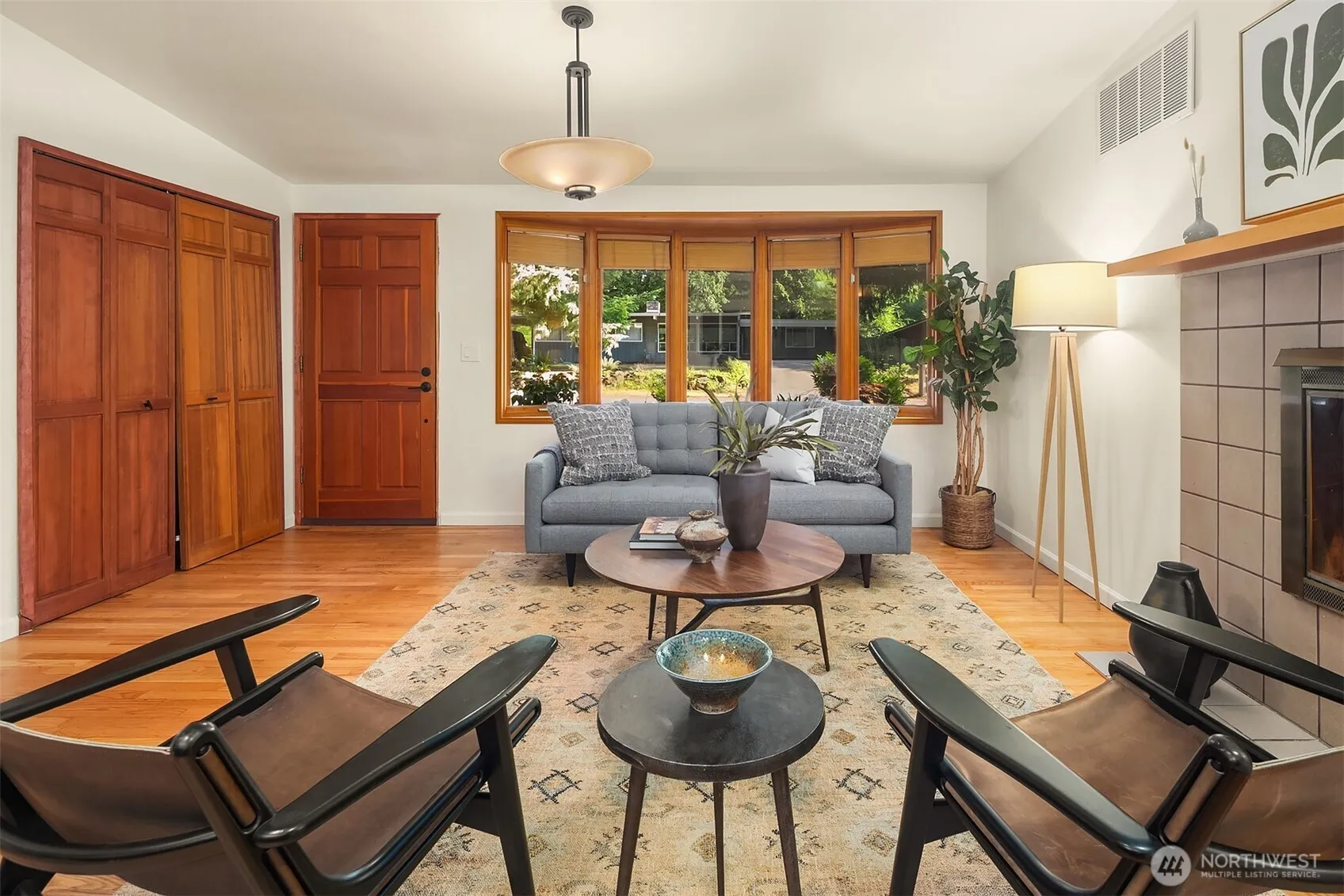 Property photo for 12210 Ne 64th Street, Kirkland photo 4