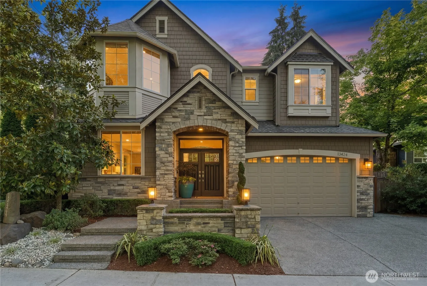 Property photo for 13424 Ne 80th Street, Redmond