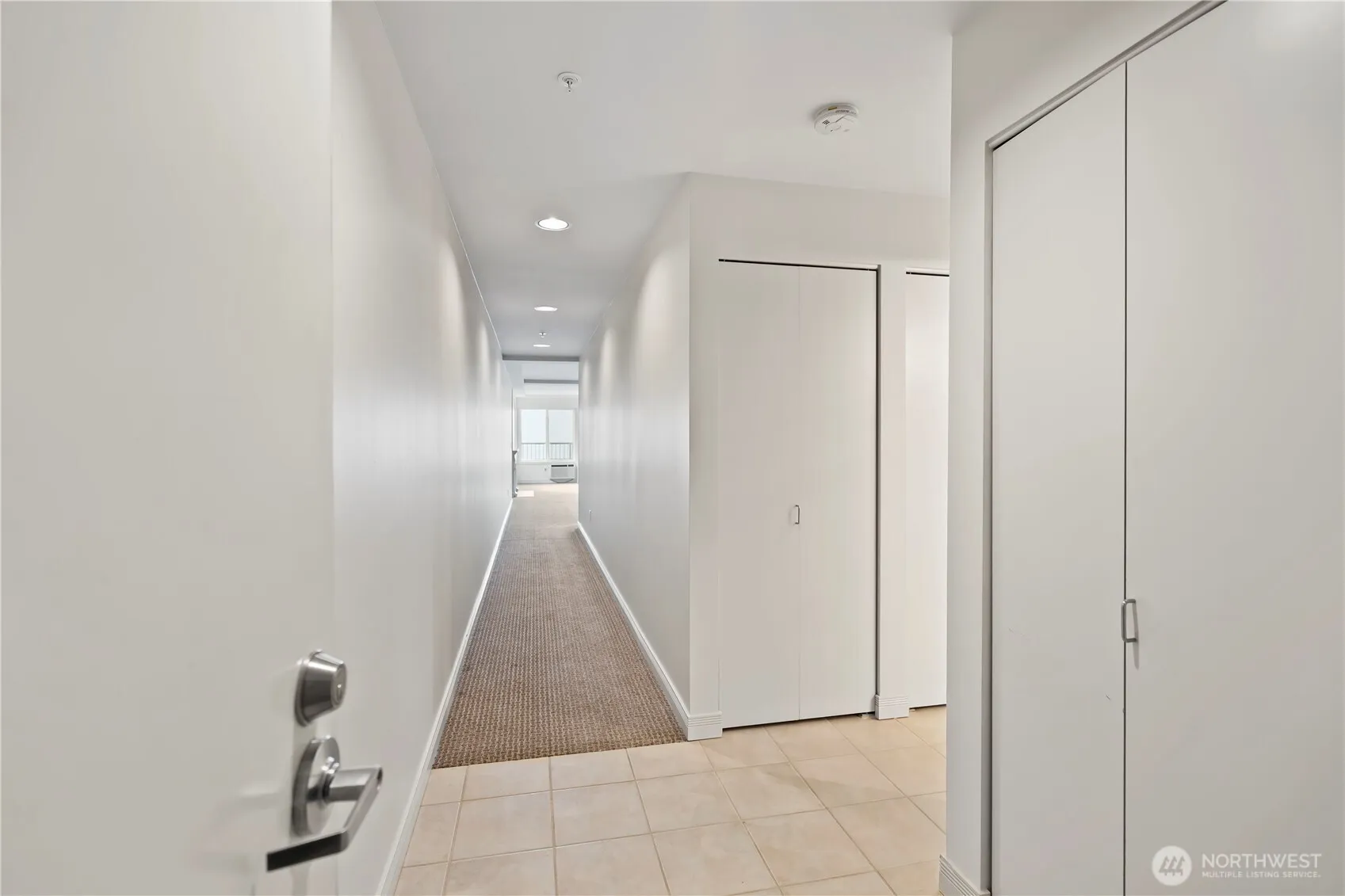 Property photo for 601 W Mercer Place #401, Seattle photo 4