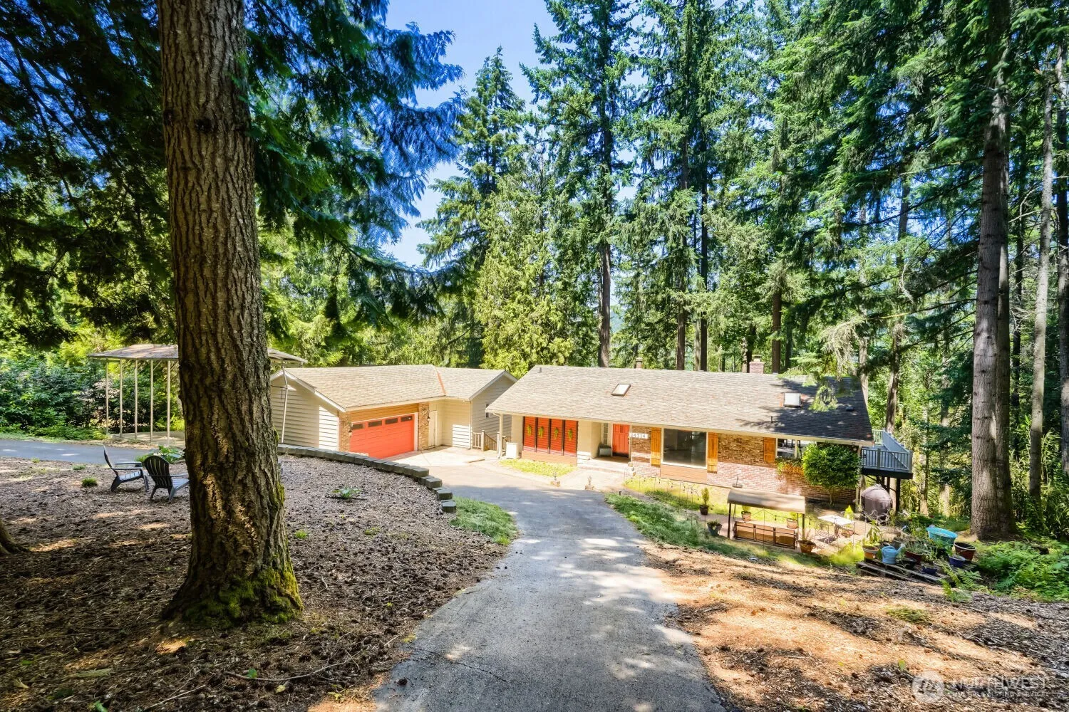 Property photo for 24714 Se Mirrormont Way, Issaquah photo 3