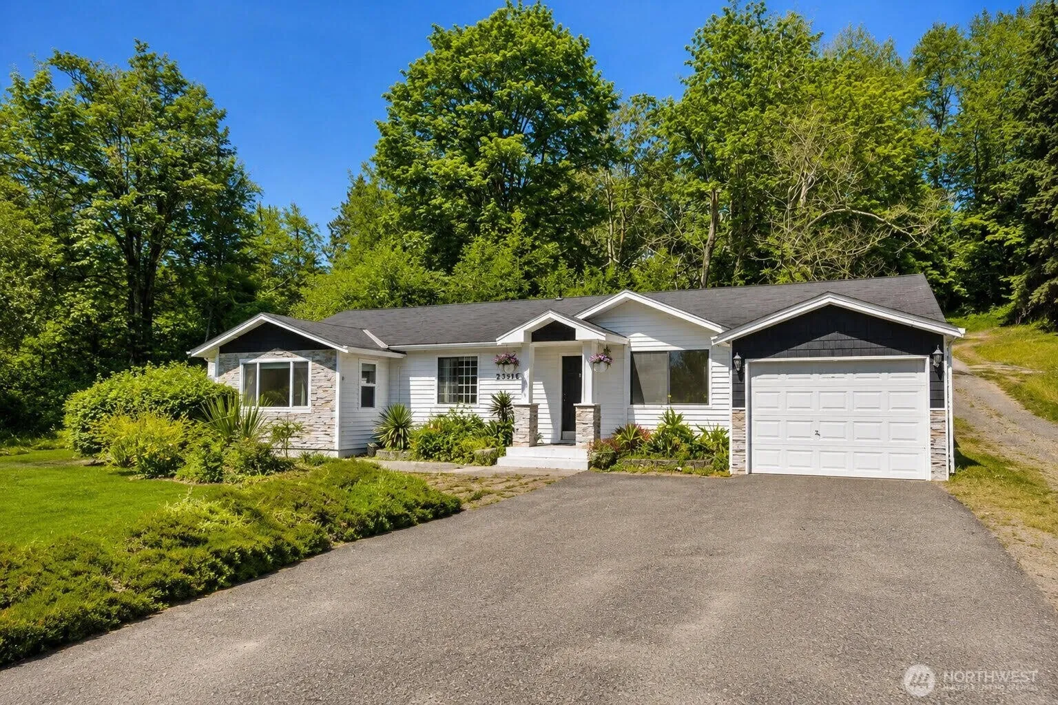Property photo for 23516 20th Avenue W, Bothell photo 2
