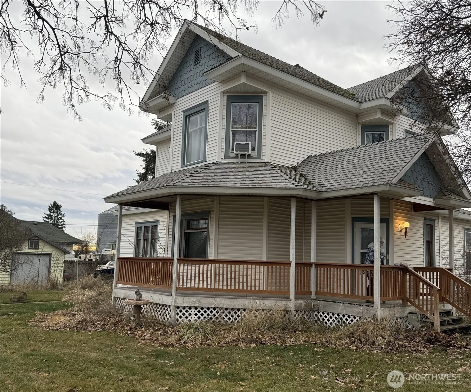 Property photo for 703 Washington, Davenport photo 2