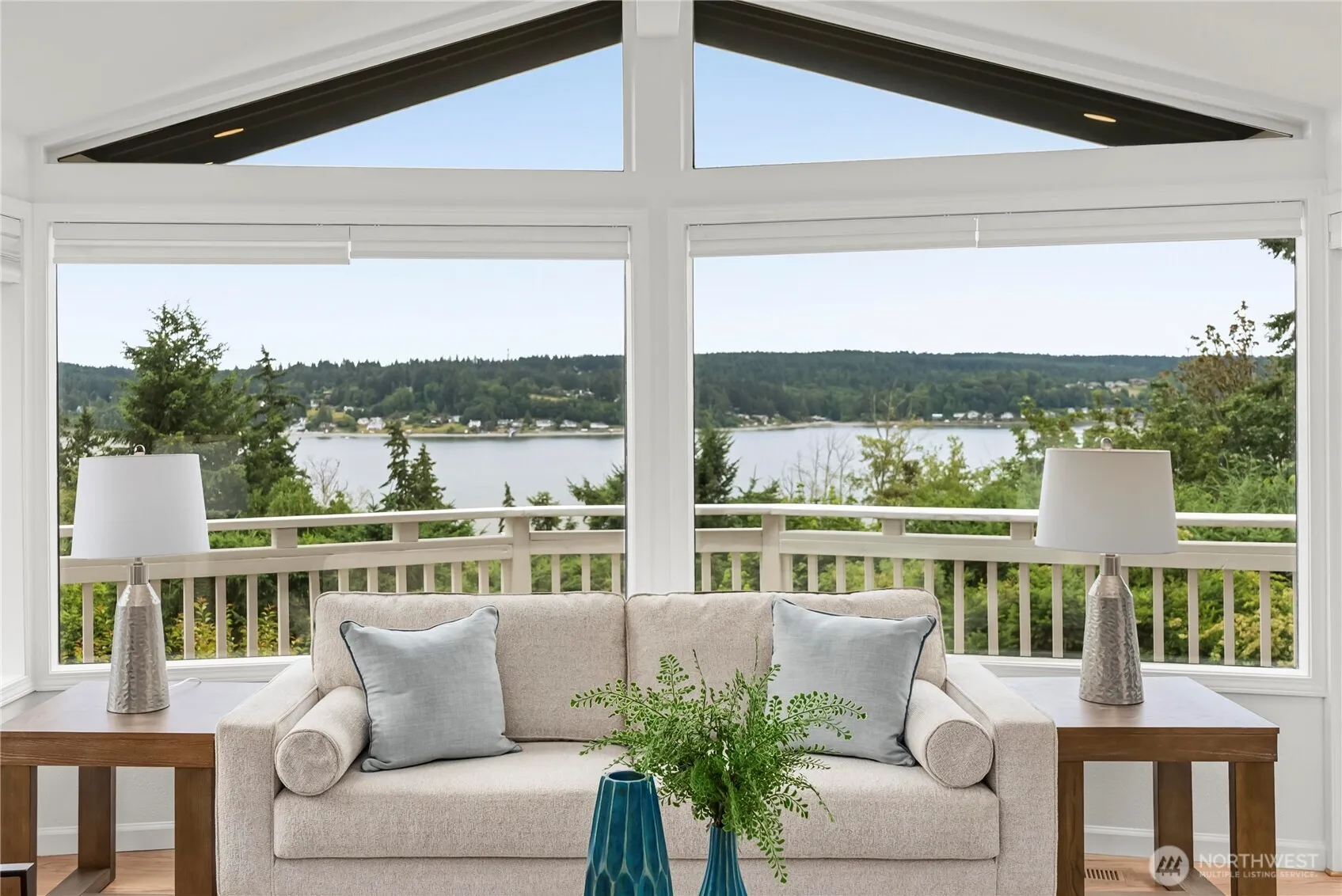 Property photo for 13214 Emerald Drive Nw, Gig Harbor photo 4