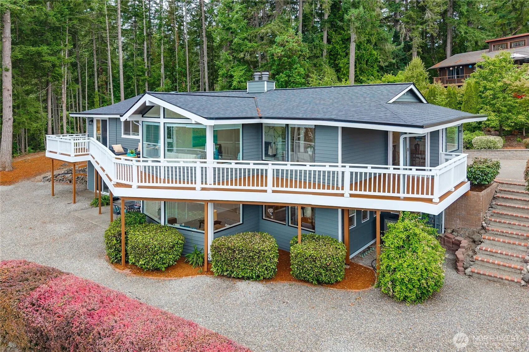 Property photo for 13214 Emerald Drive Nw, Gig Harbor photo 2