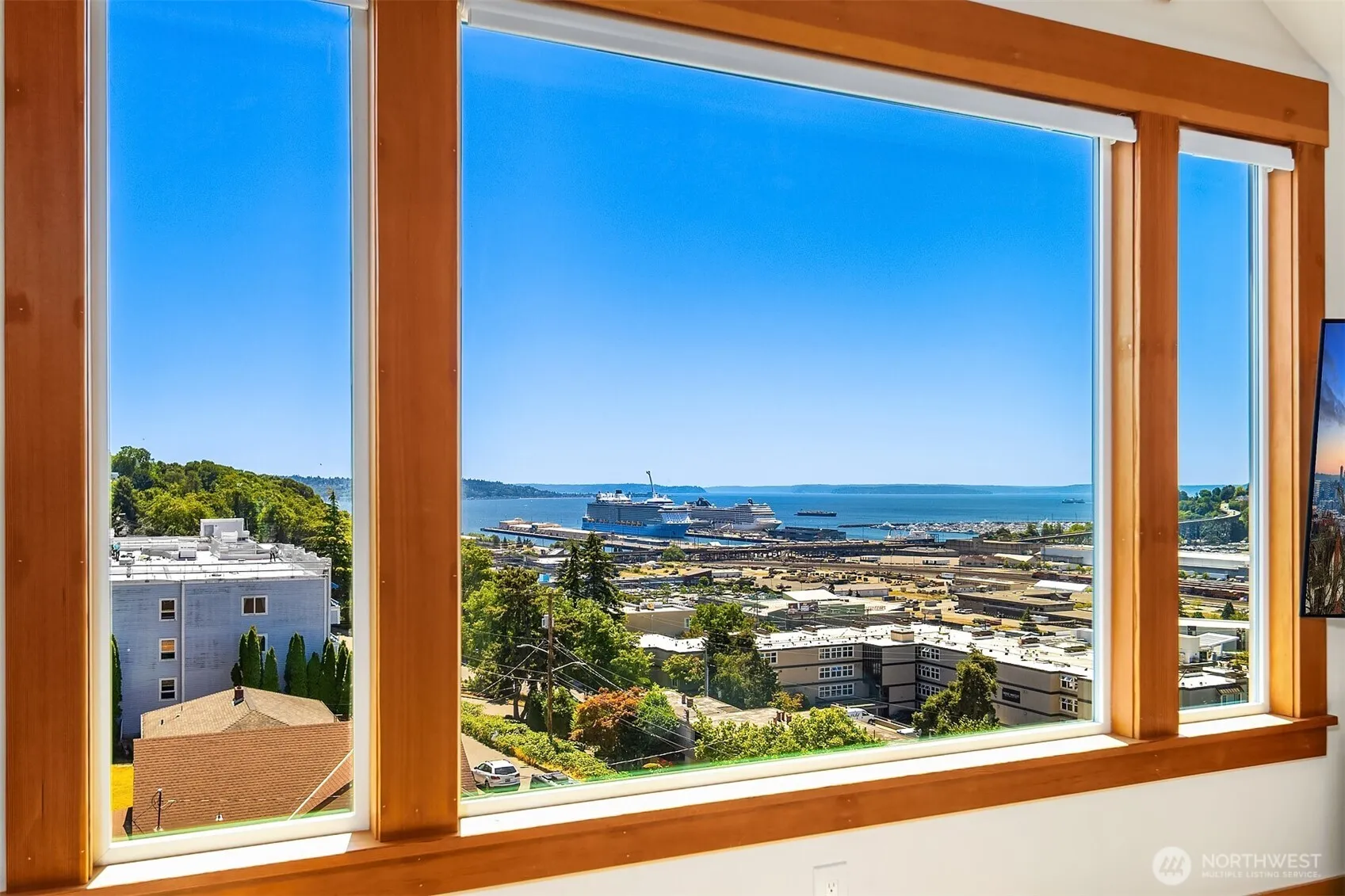 Property photo for 2508 13th Avenue W, Seattle