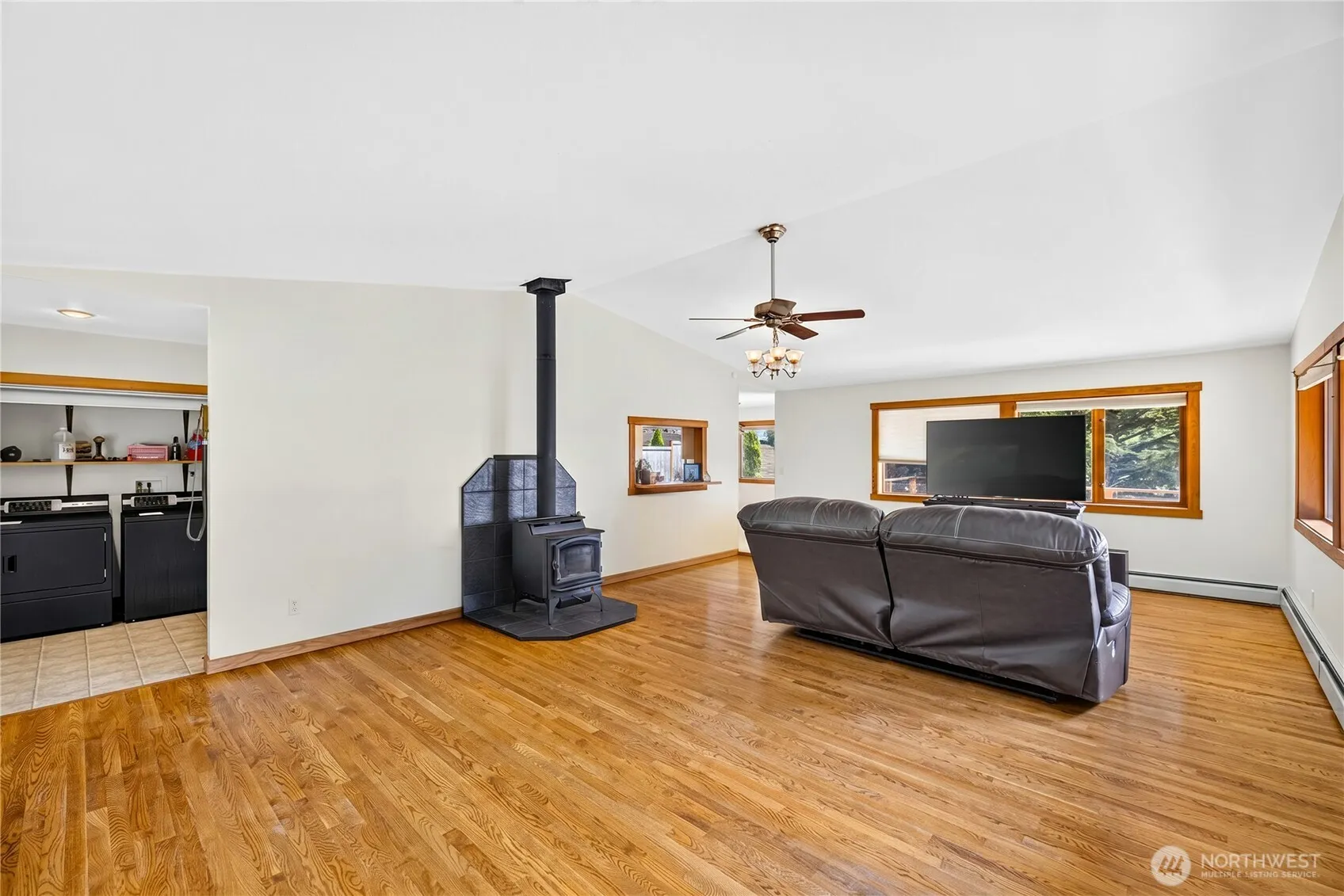 Property photo for 17261 Golden View Avenue, La Conner photo 5