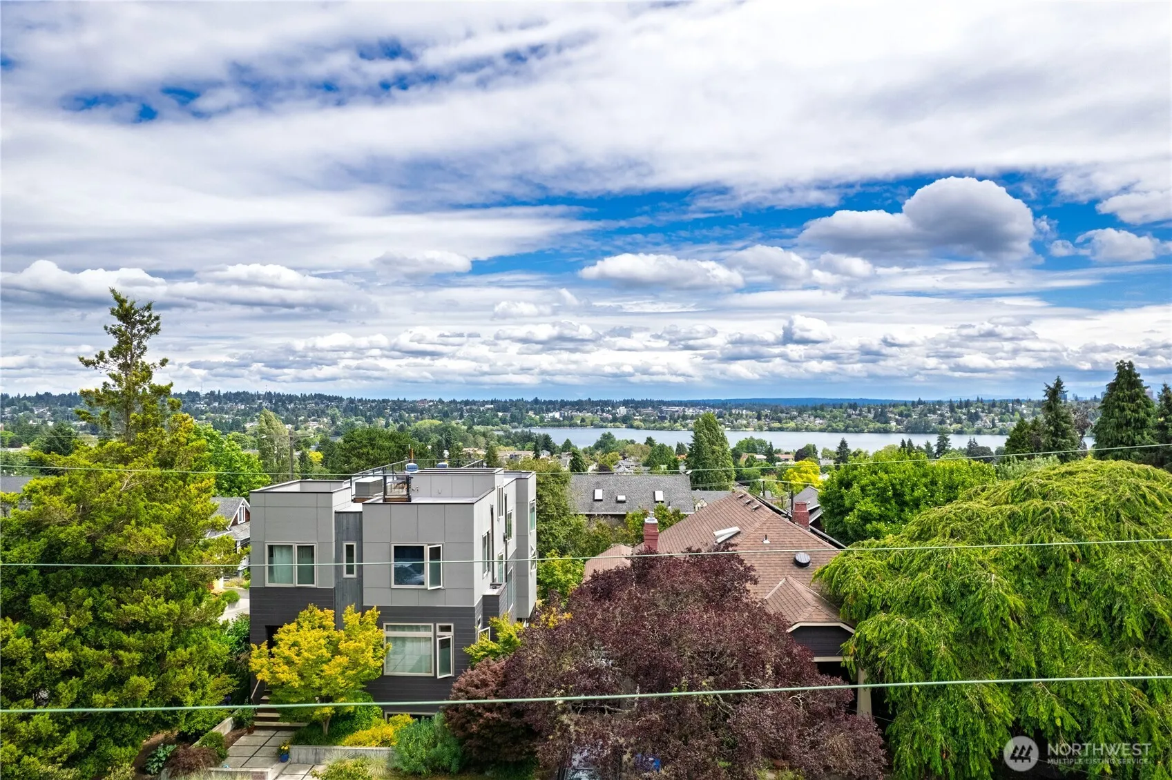 Property photo for 6823 Phinney Avenue N, Seattle photo 4