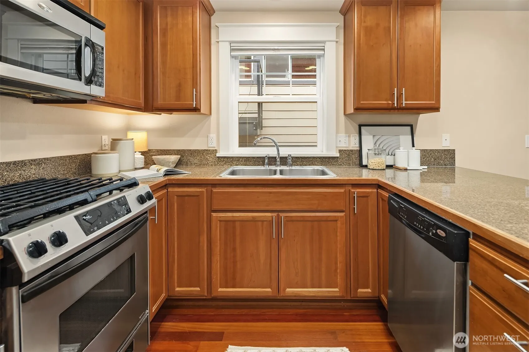 Property photo for 118 Nw 39th Street #b, Seattle photo 4