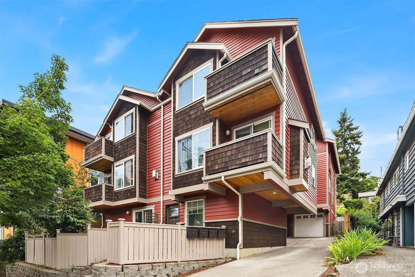 Property photo for 118 Nw 39th Street #b, Seattle