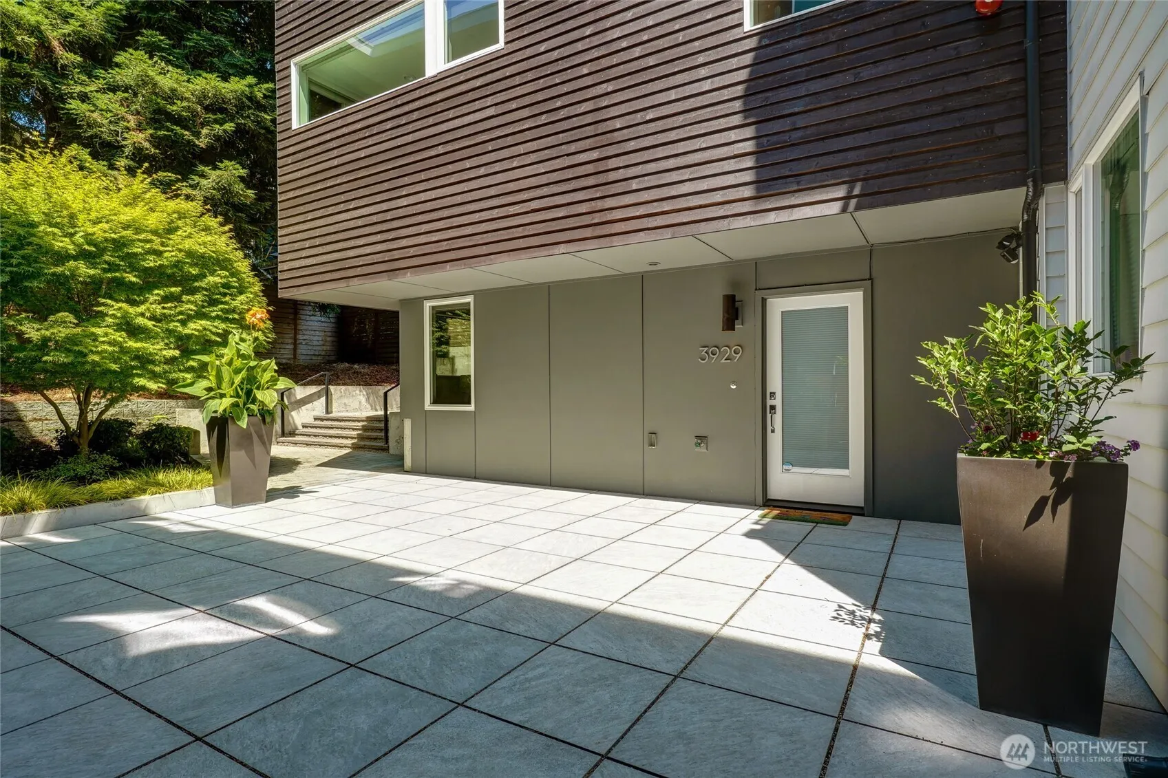 Property photo for 3929 2nd Avenue Ne, Seattle photo 5