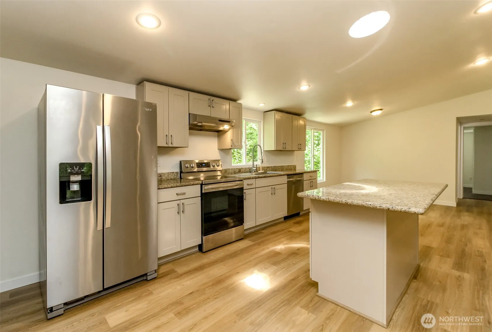 Property photo for 17807 43rd Avenue E, Tacoma photo 4