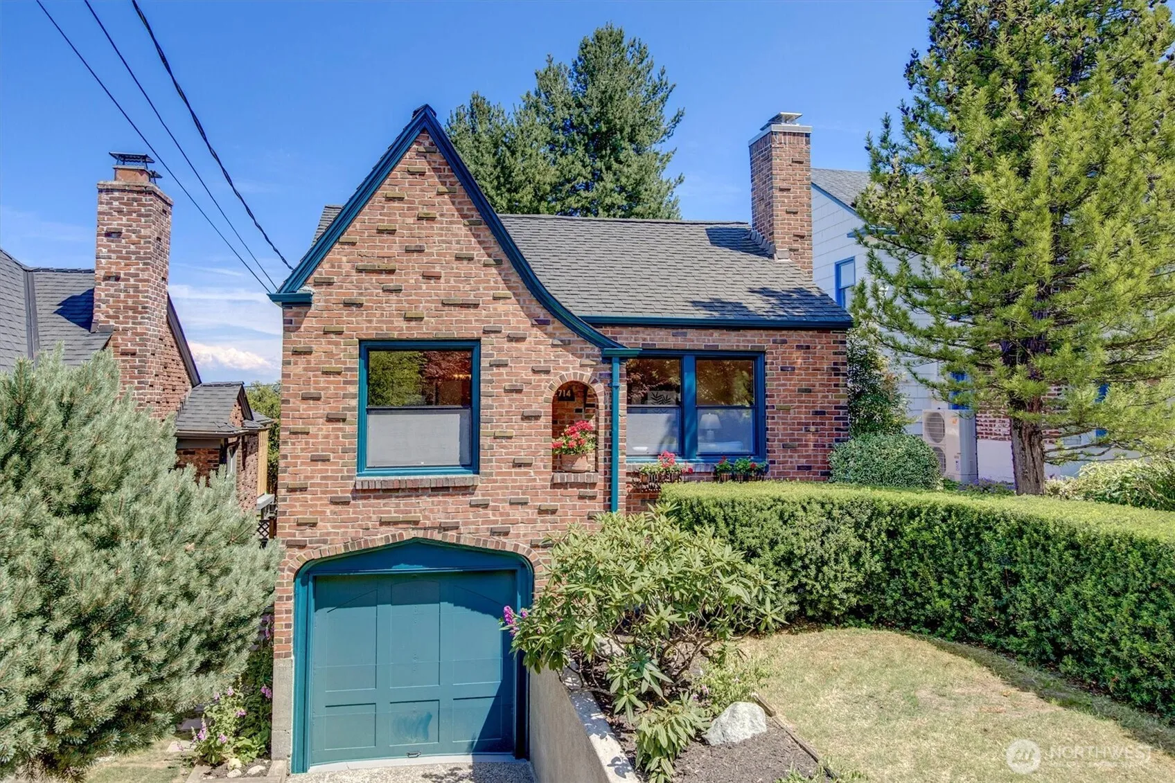 Property photo for 2714 Queen Anne Avenue N, Seattle