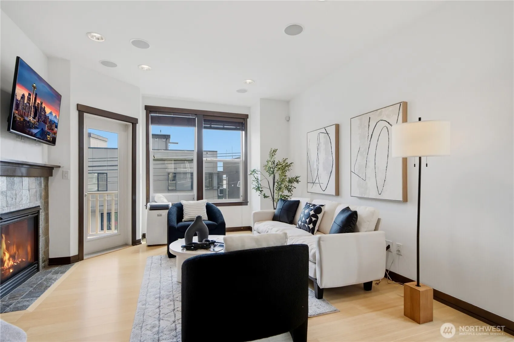 Property photo for 1420 18th Avenue #a, Seattle photo 3