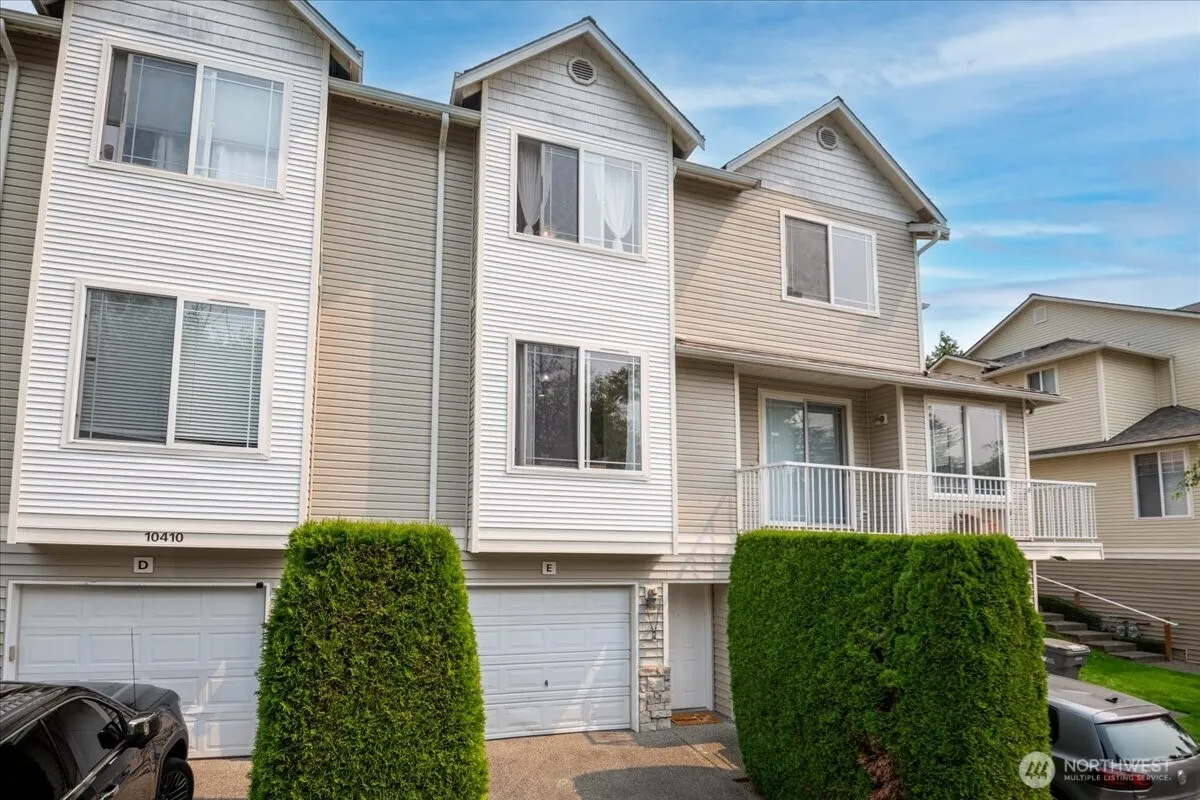 Property photo for 10410 Holly Drive #e, Everett