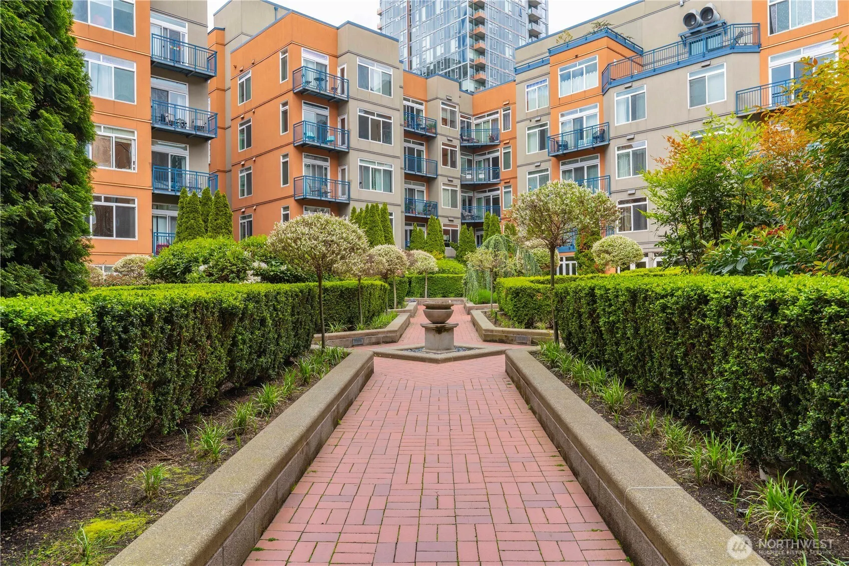 Property photo for 2415 2nd Avenue #448, Seattle photo 4