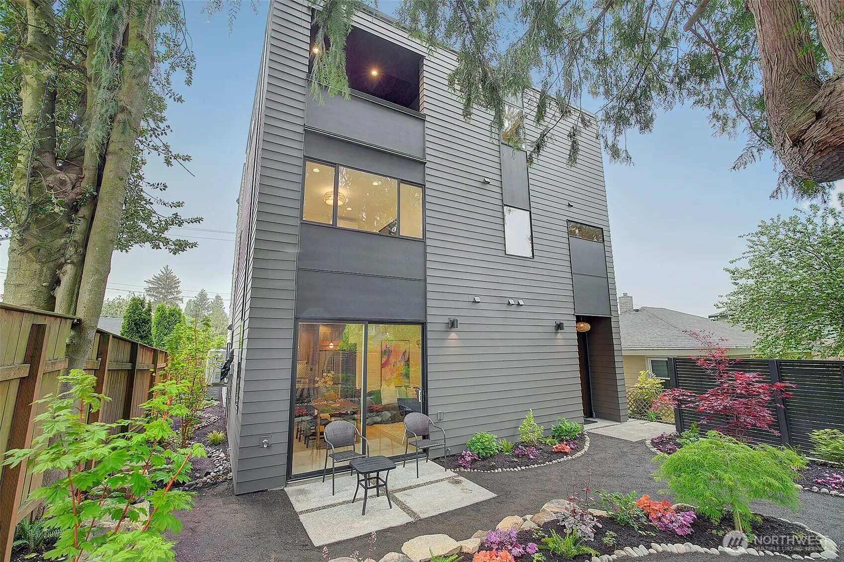 Property photo for 7912 34th Avenue Sw, Seattle photo 2