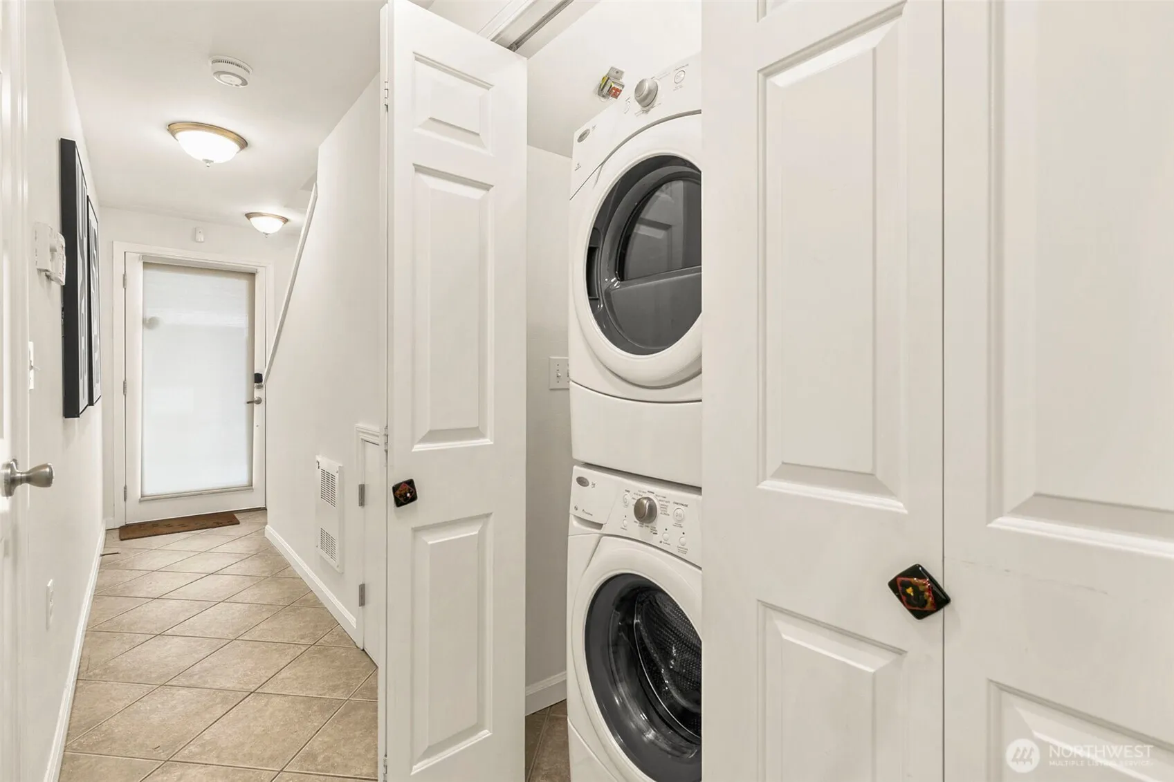 Property photo for 158 15th #b, Seattle photo 4
