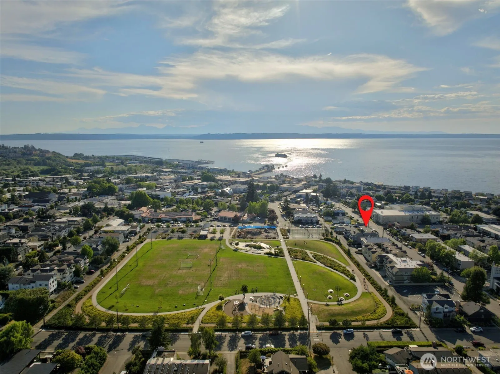 Property photo for 610 Daley Street #e, Edmonds photo 3