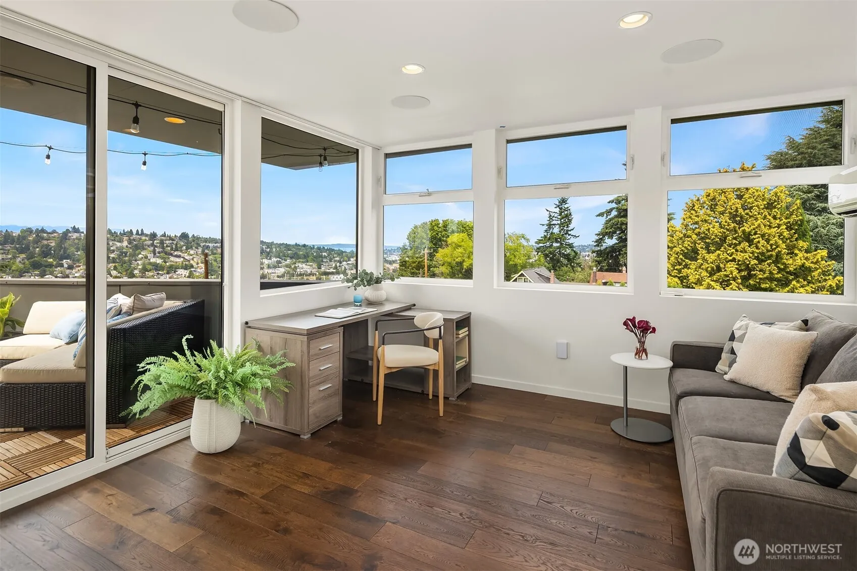 Property photo for 2560 12th Avenue W, Seattle photo 5