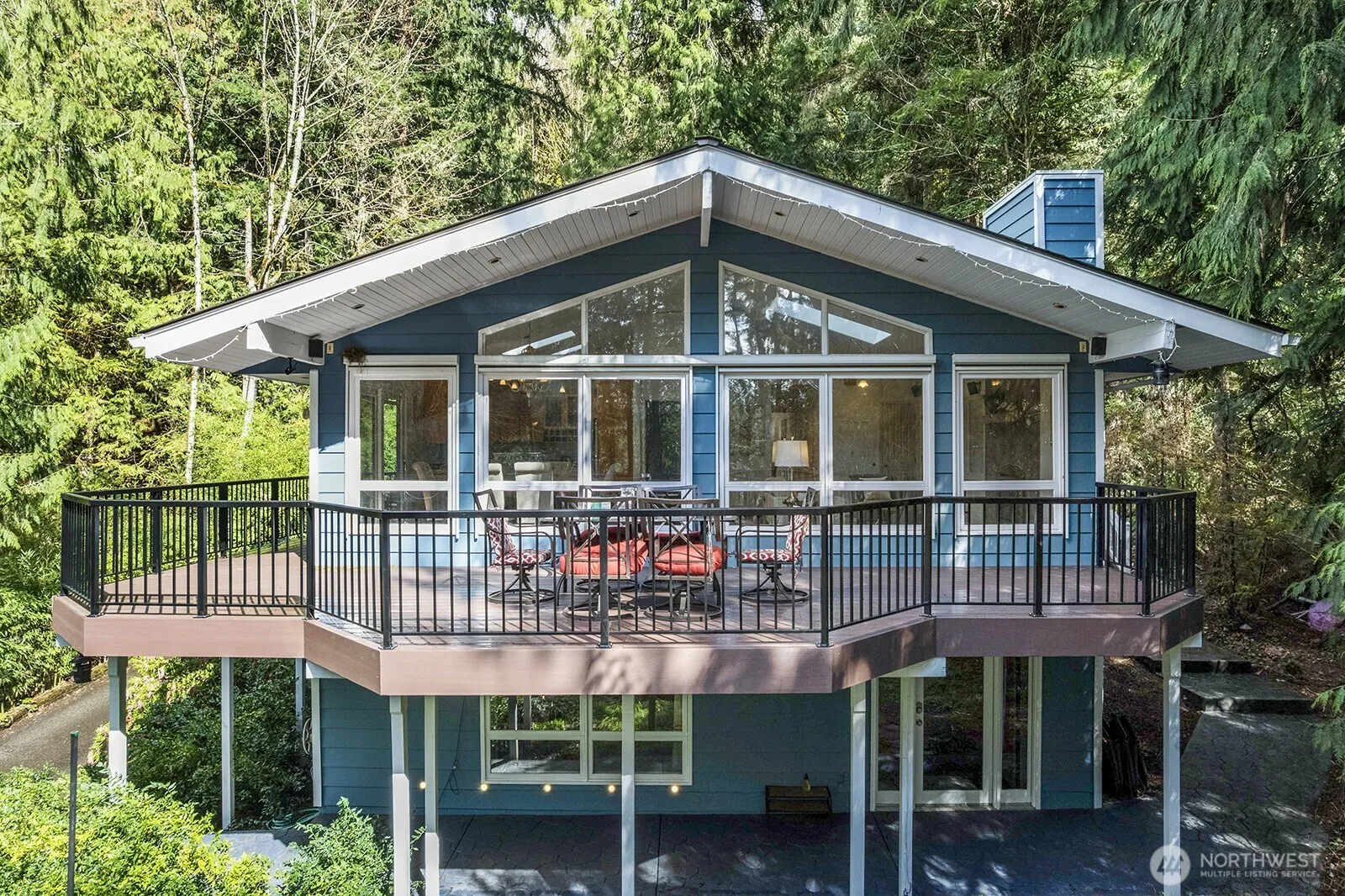 Property photo for 3820 E Ames Lake Drive Ne, Redmond photo 2