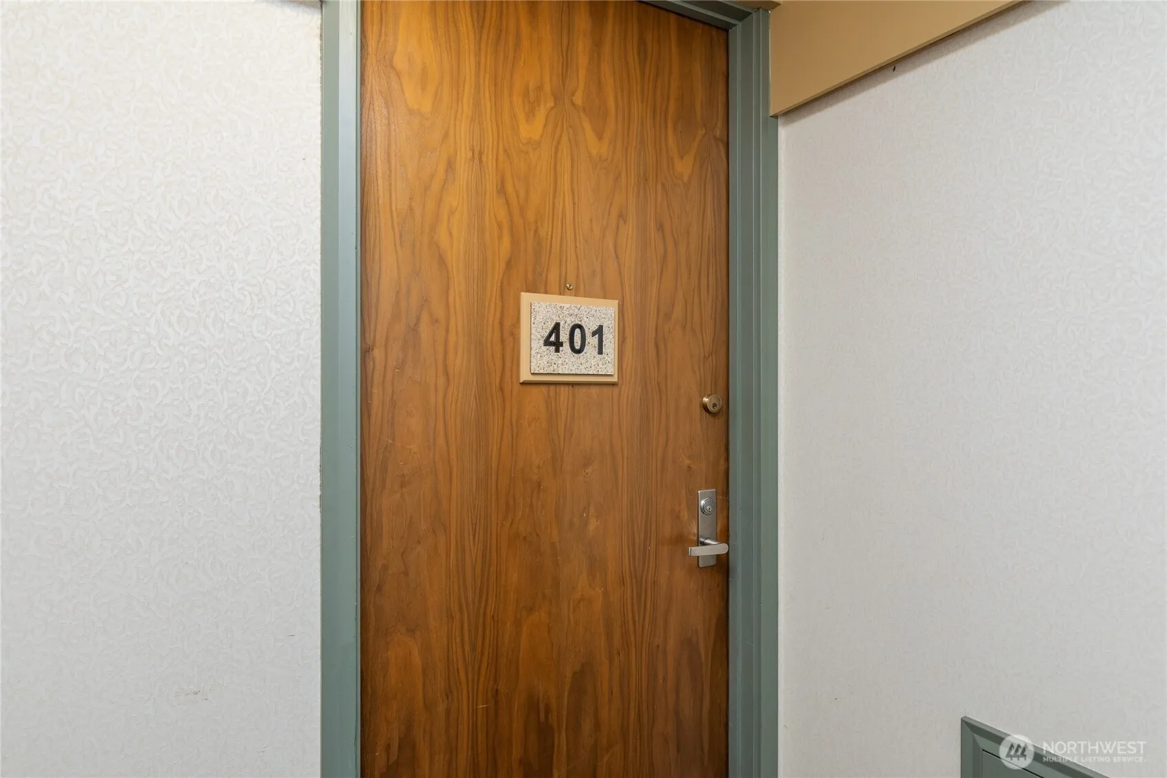 Property photo for 521 5th Avenue #401, Seattle photo 5