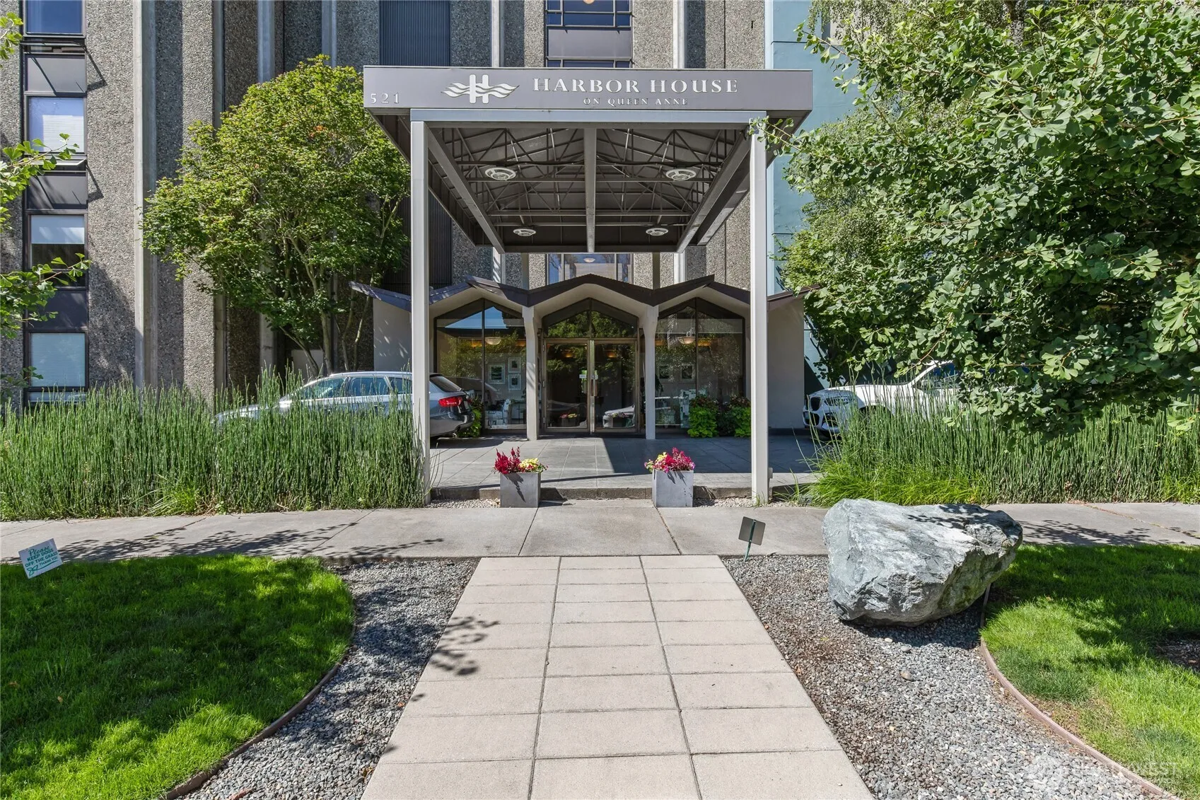 Property photo for 521 5th Avenue #401, Seattle