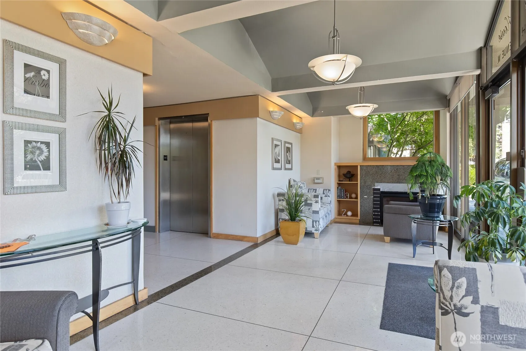 Property photo for 521 5th Avenue #401, Seattle photo 3
