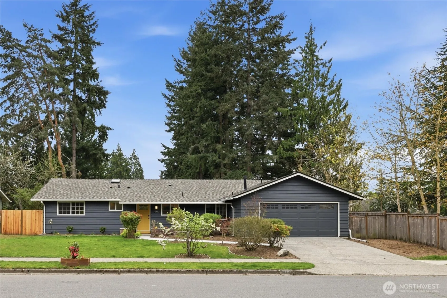 Property photo for 16111 Ne 100th Street, Redmond photo 3