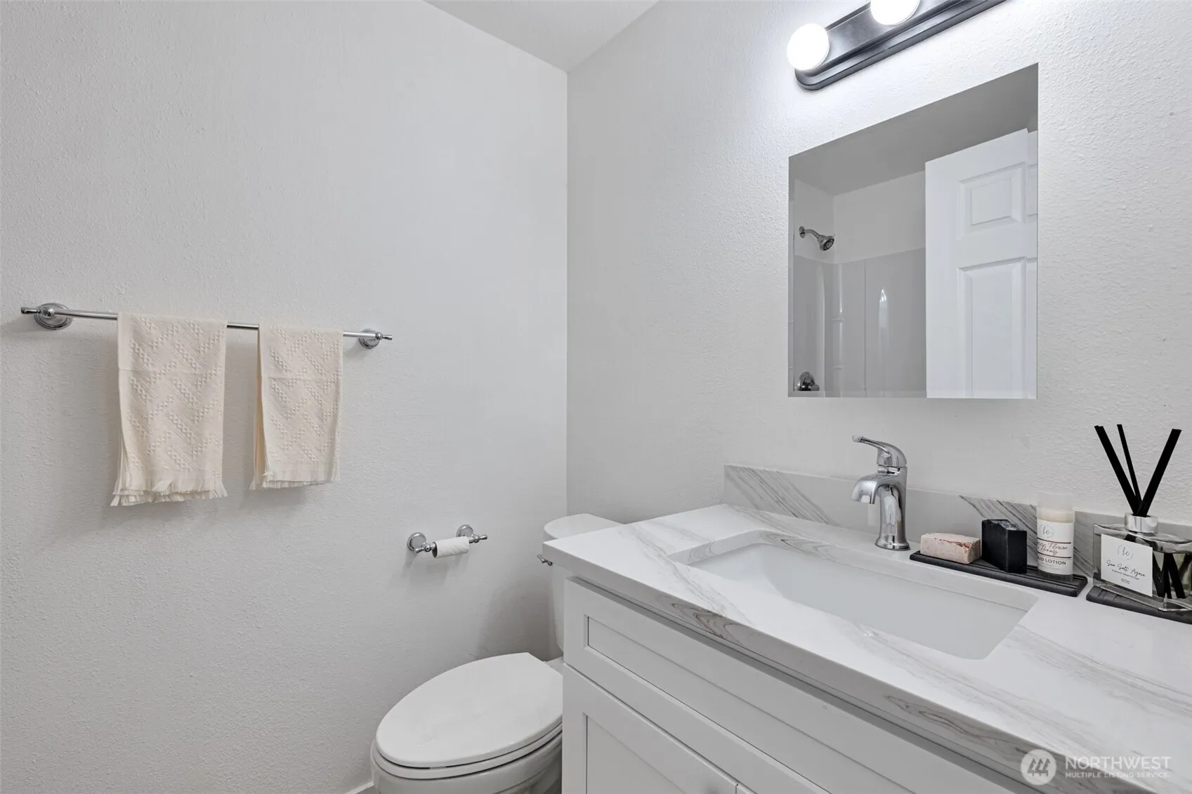 Property photo for 6325 S Eddy Court, Seattle photo 4