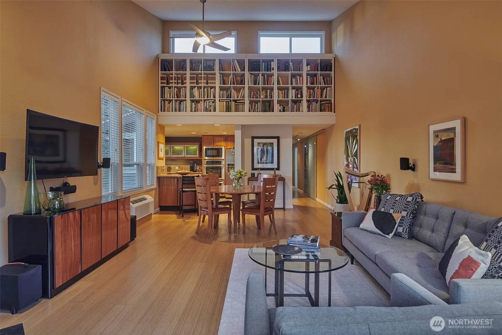 Property photo for 909 N 35th Street #403, Seattle photo 5