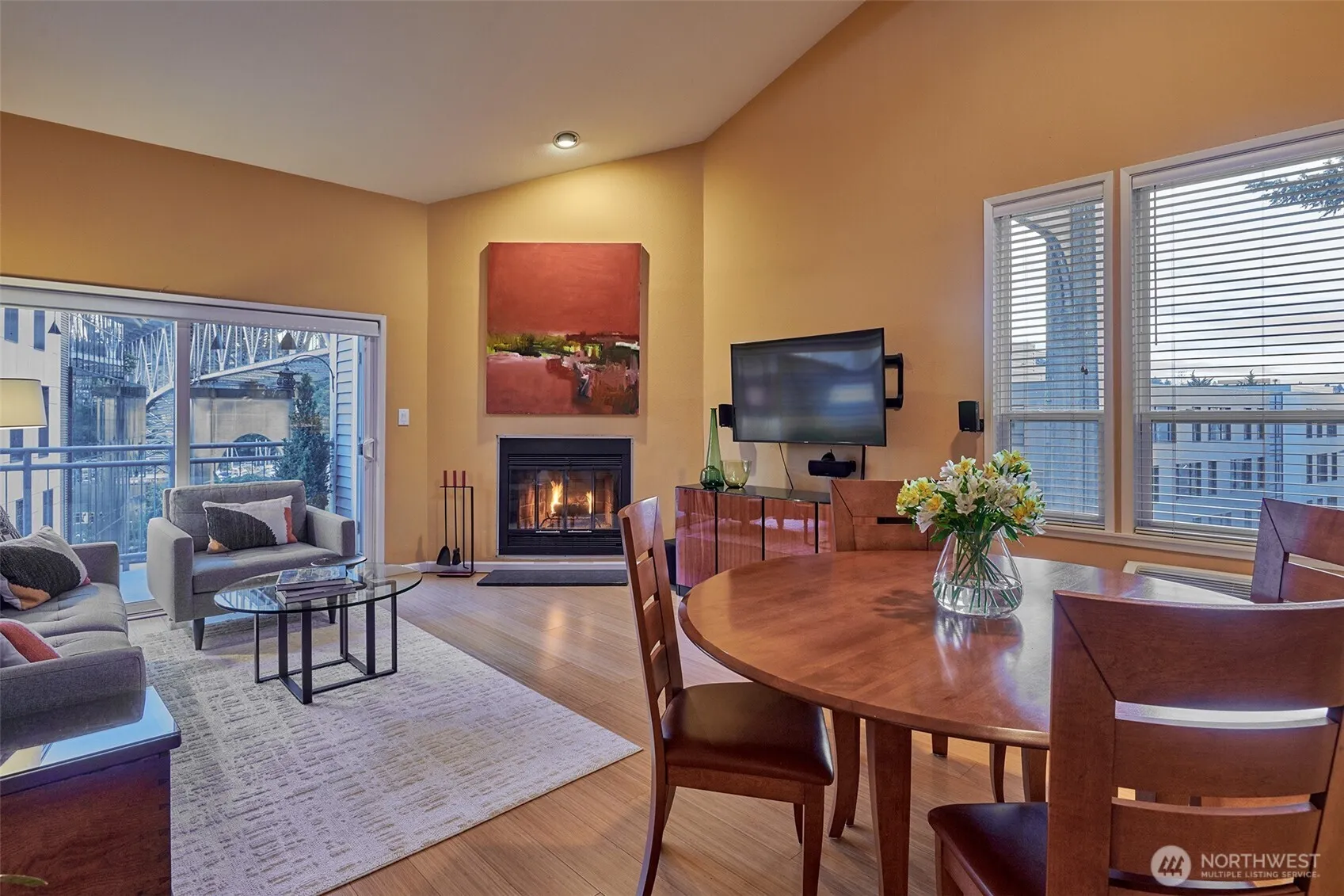 Property photo for 909 N 35th Street #403, Seattle