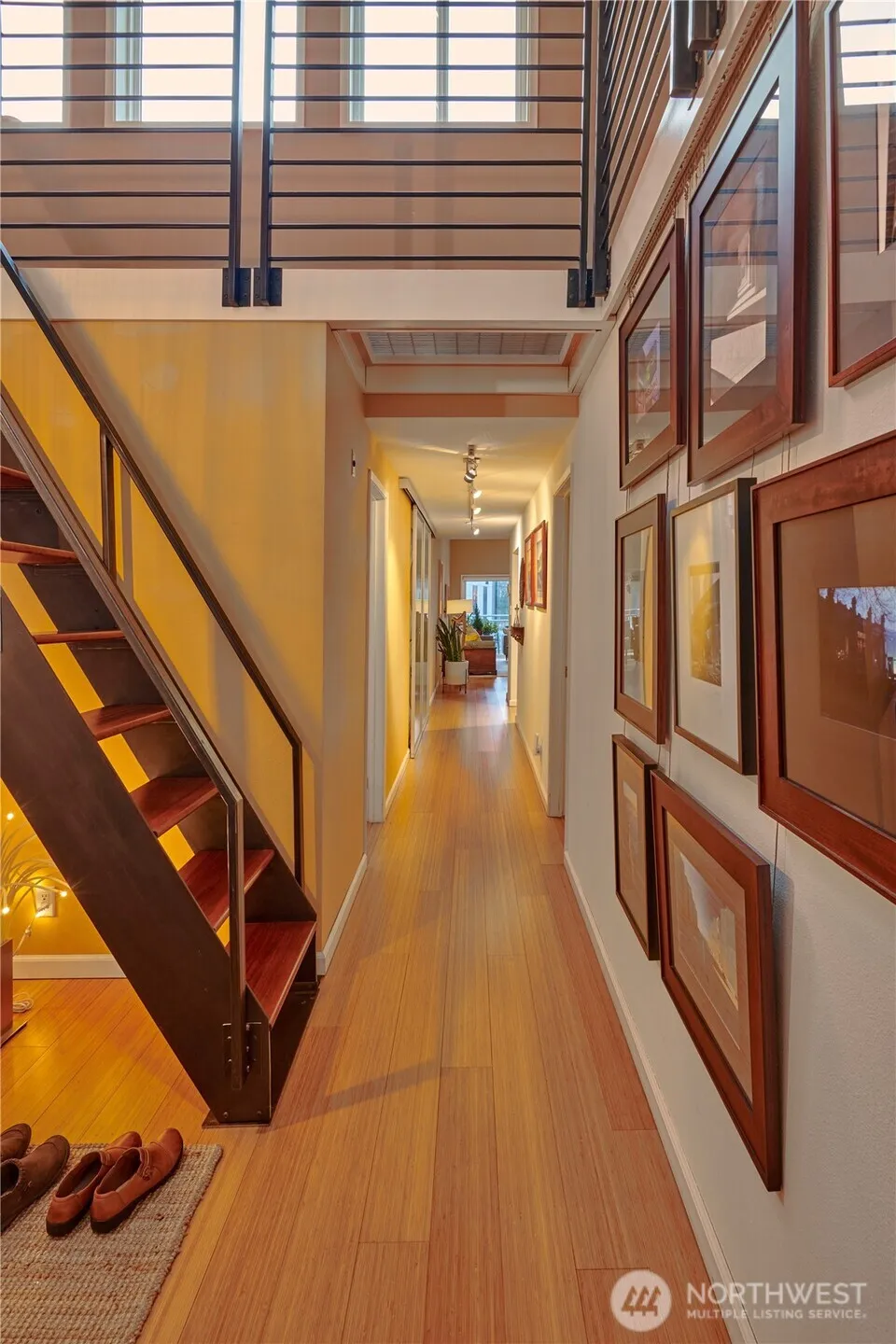 Property photo for 909 N 35th Street #403, Seattle photo 3