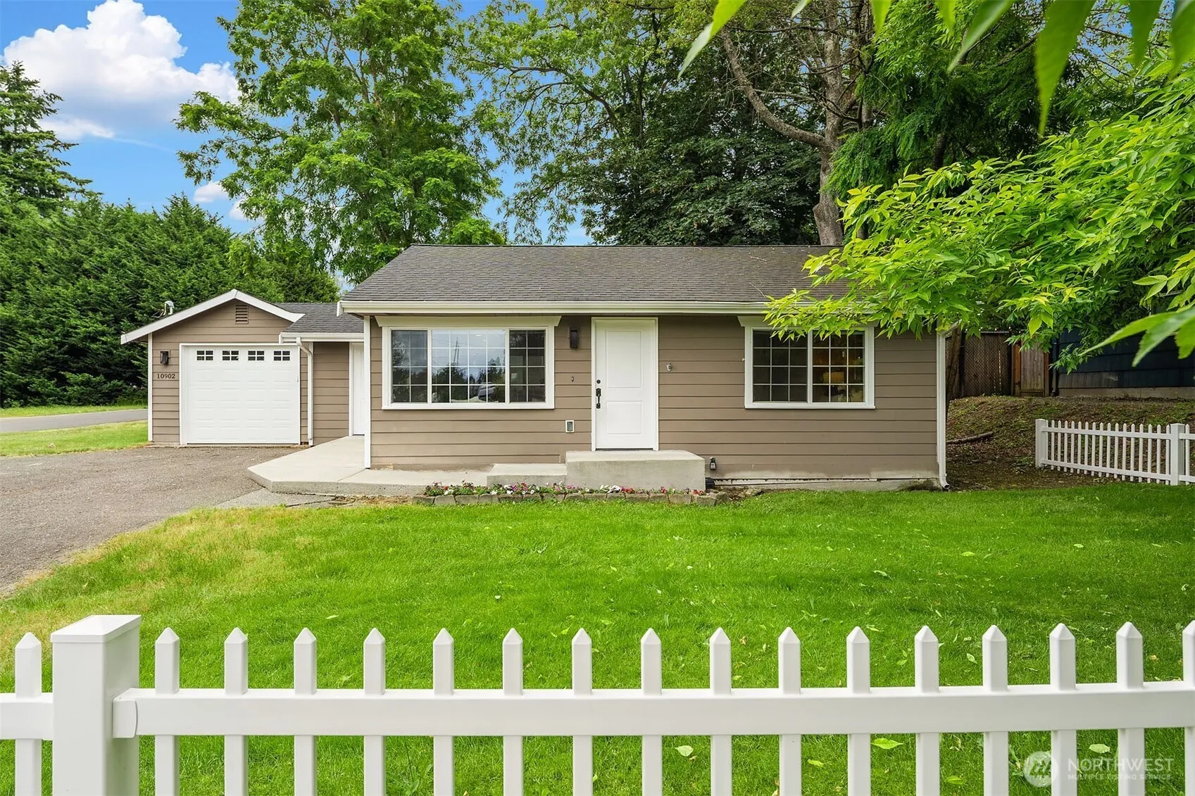 Property photo for 10902 26th Avenue Sw, Seattle