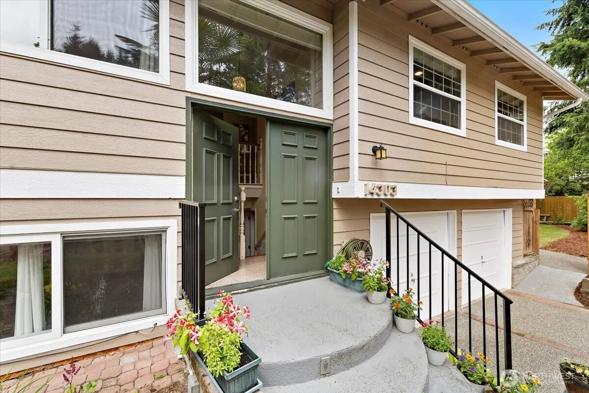 Property photo for 14303 102nd Avenue Ne, Kirkland photo 4