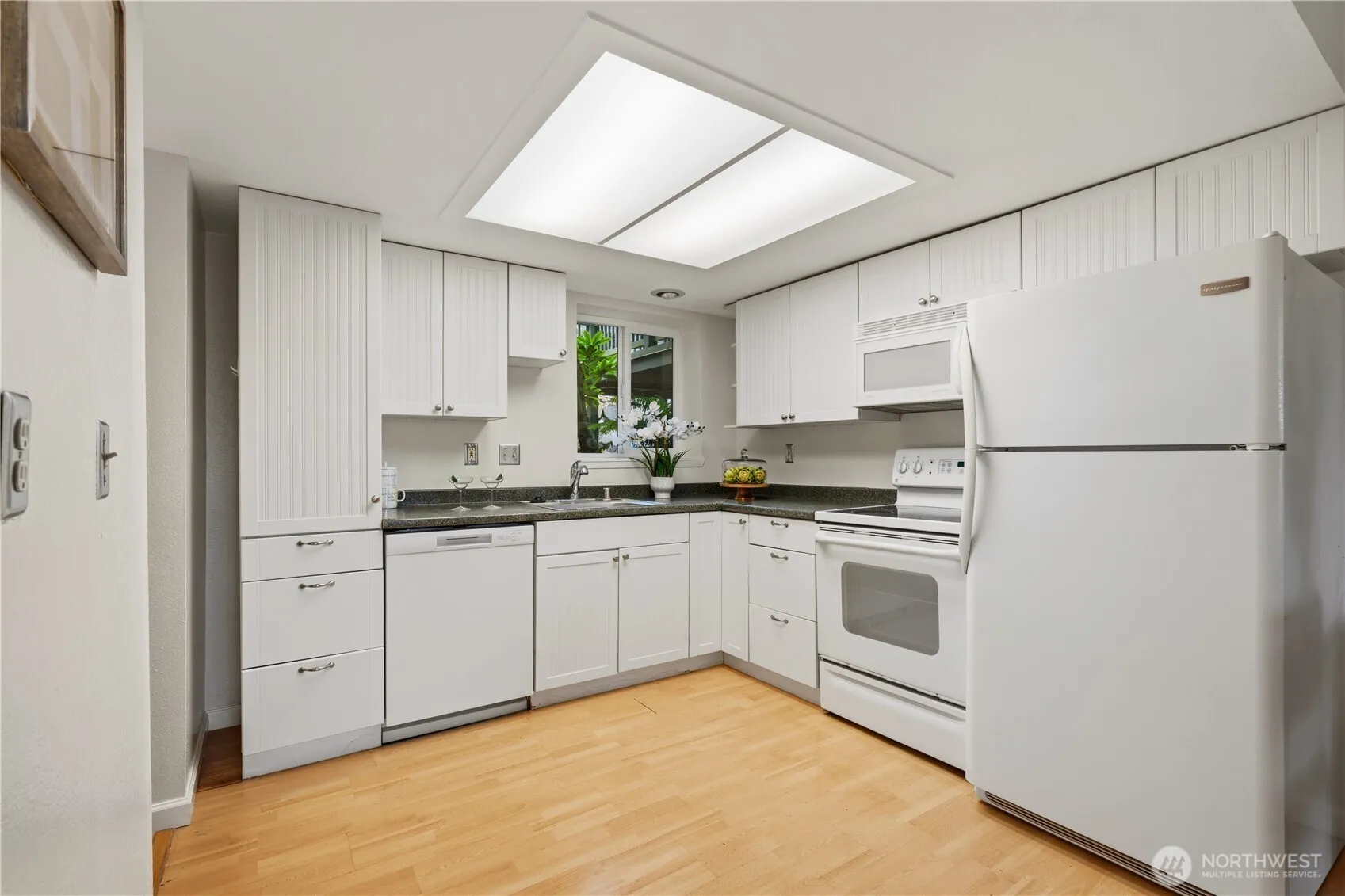 Property photo for 9398 Redmond-woodinville Rd Ne #e131, Redmond photo 4