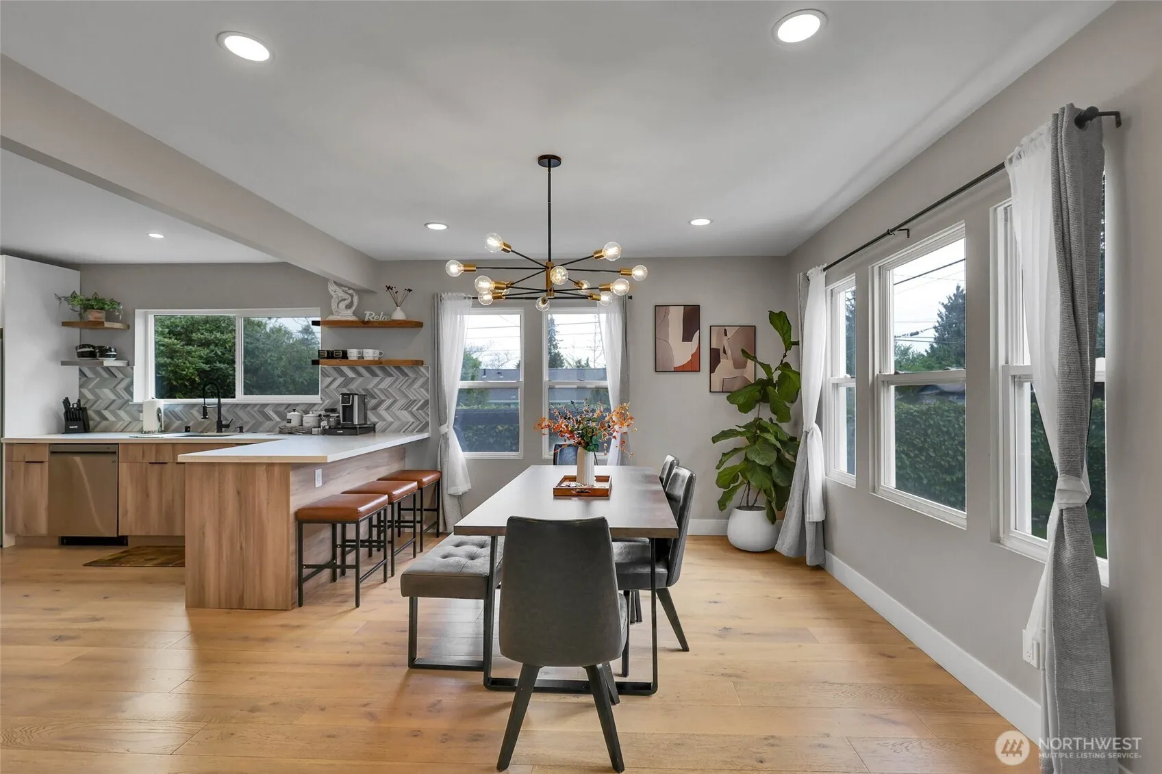 Property photo for 7901 16th Avenue Sw, Seattle photo 5